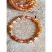  Bracelet  cornaline sur fil élastique et perles de 6 mm de diamètres