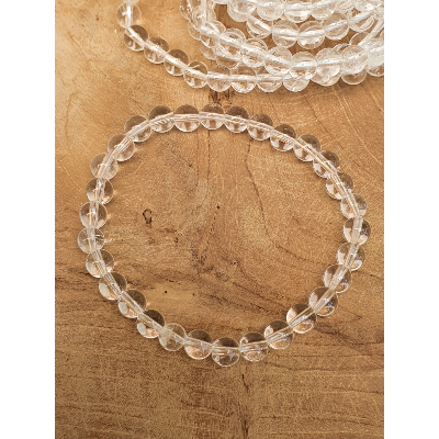 Bracelet sur fil  cristal de roche en 6mm