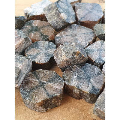 Pierres chiastolite roulées