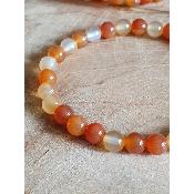  Bracelet  cornaline sur fil élastique et perles de 6 mm de diamètres